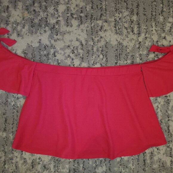 NWT Boohoo Off Shoulder Short Sleeves Red Crop Blouse Size US 18 - Picture 5 of 8